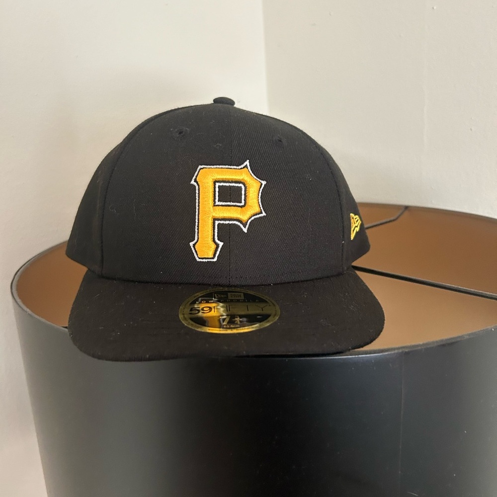 Low Profile Black New Era 59fifty fitted Pittsburgh Pirates